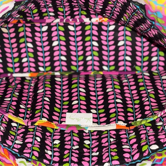 EUC Vera Bradley Bag in a beautiful and colorful print! - Picture 3 of 5